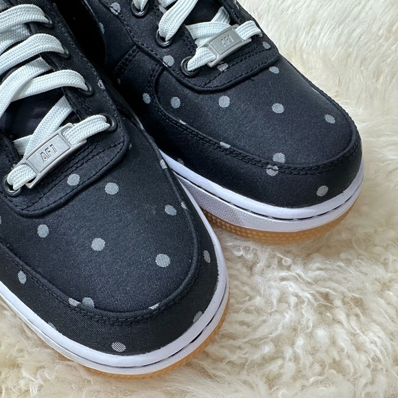 NIKE AIR FORCE 1 07 LV8  US6 718152 001 - Picture 5 of 6